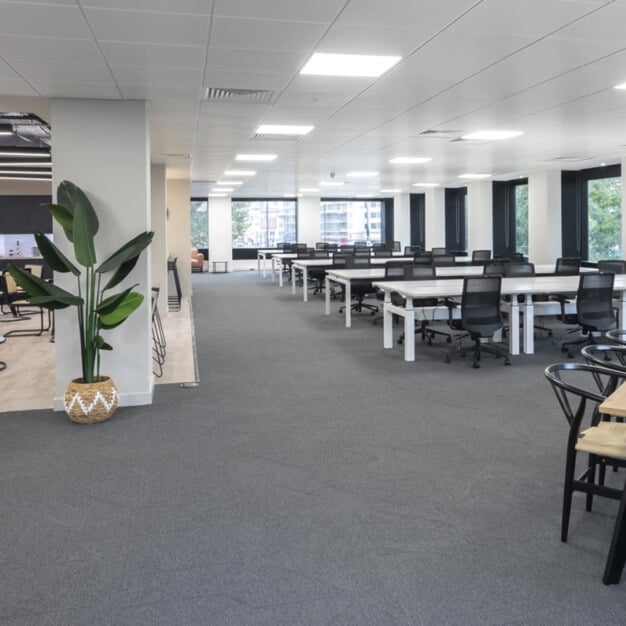 Private workspace in Park Lane, Commercial Estates Group Ltd (Croydon)