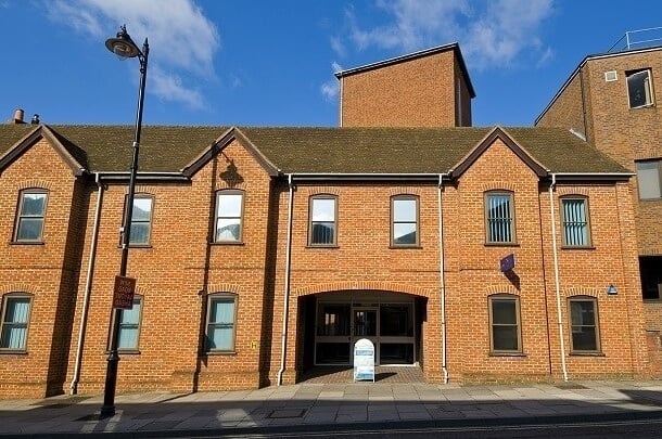 Building pictures of Oxford House, Regus at Newbury