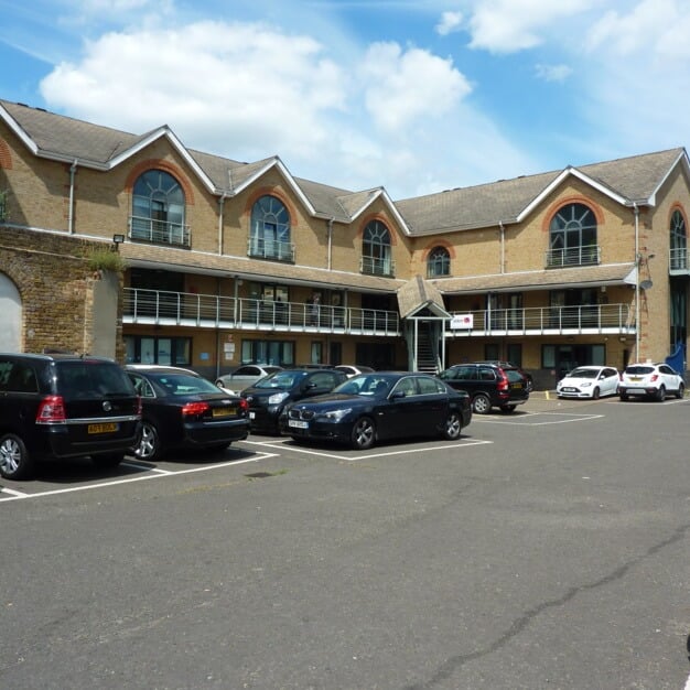 Building pictures of Evelyn Court, City Business Centre at Deptford